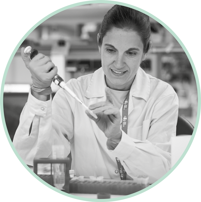 Investigadora de l’IDIBELL. Foto: Miquel Coll © IDIBELL